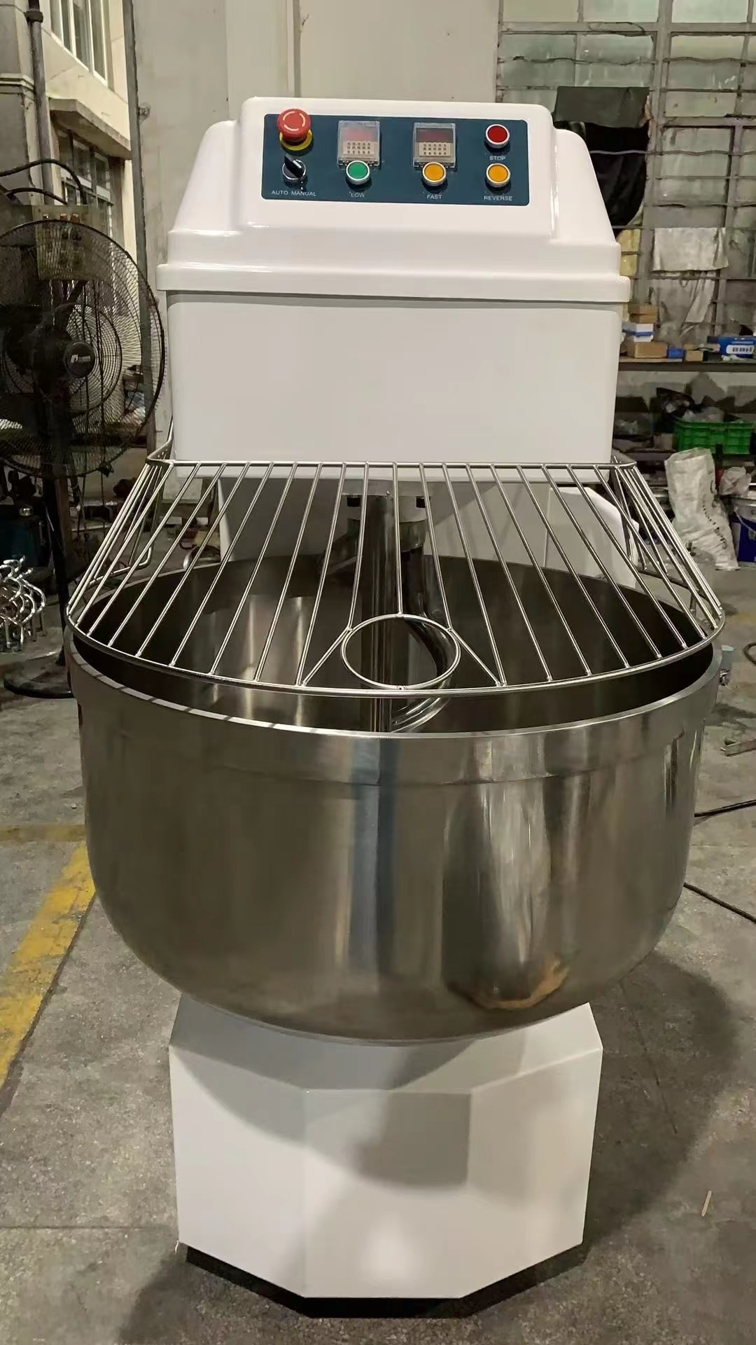 خلاط عجين كهربائي حلزوني للمخا - مراجعة Dough Mixer Machine وسعره